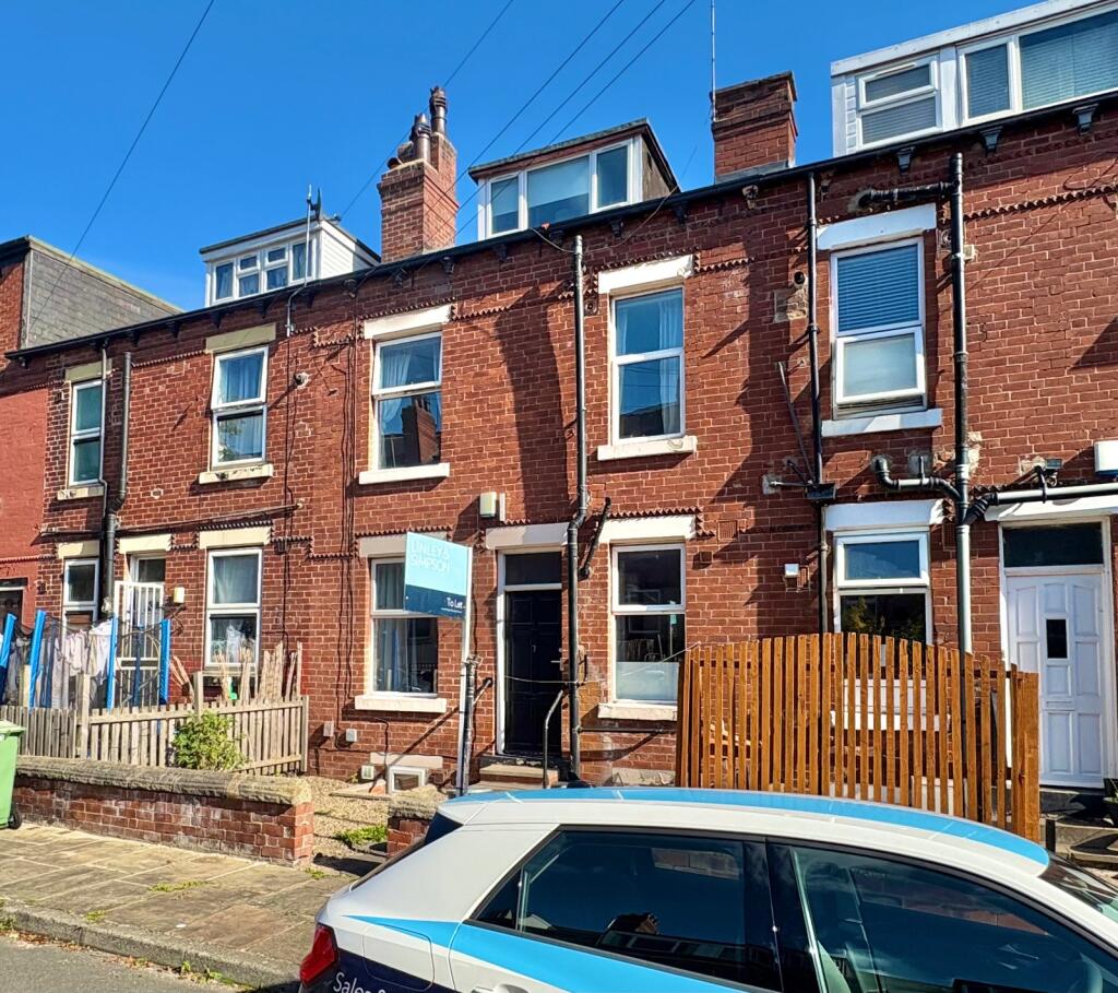 4 bed Mid Terraced House for rent in Leeds. From Linley & Simpson - Headingley