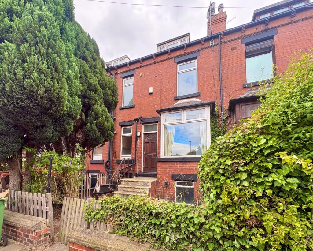 2 bed Mid Terraced House for rent in Leeds. From Linley & Simpson - Headingley 2 bed Mid Terraced House for rent in Leeds. From Linley & Simpson - Headingley