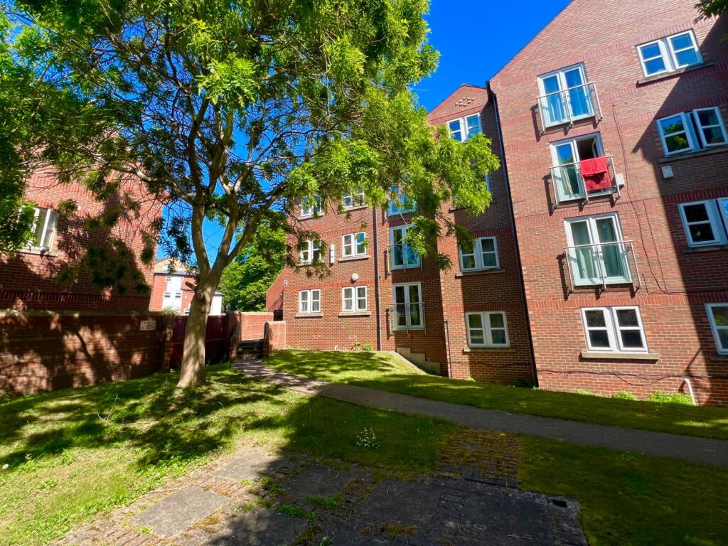 2 bed 1st Floor Flat for rent in Leeds. From Linley & Simpson - Headingley