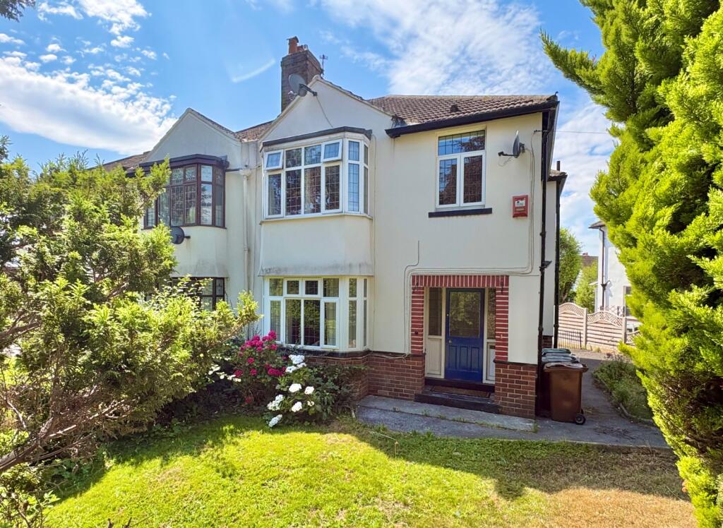 4 bed Semi Detached for rent in Leeds. From Linley & Simpson - Headingley 4 bed Semi Detached for rent in Leeds. From Linley & Simpson - Headingley