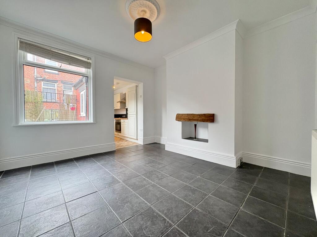 3 bed Mid Terraced House for rent in Leeds. From Linley & Simpson - Headingley