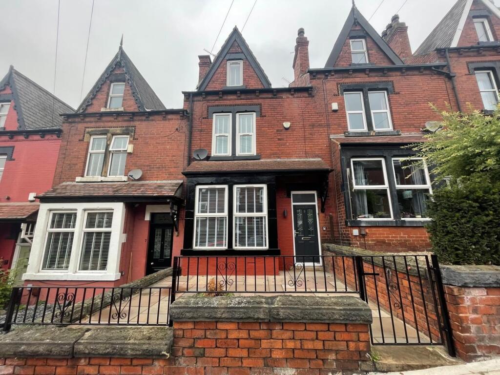 4 bed Mid Terraced House for rent in Leeds. From Linley & Simpson - Headingley