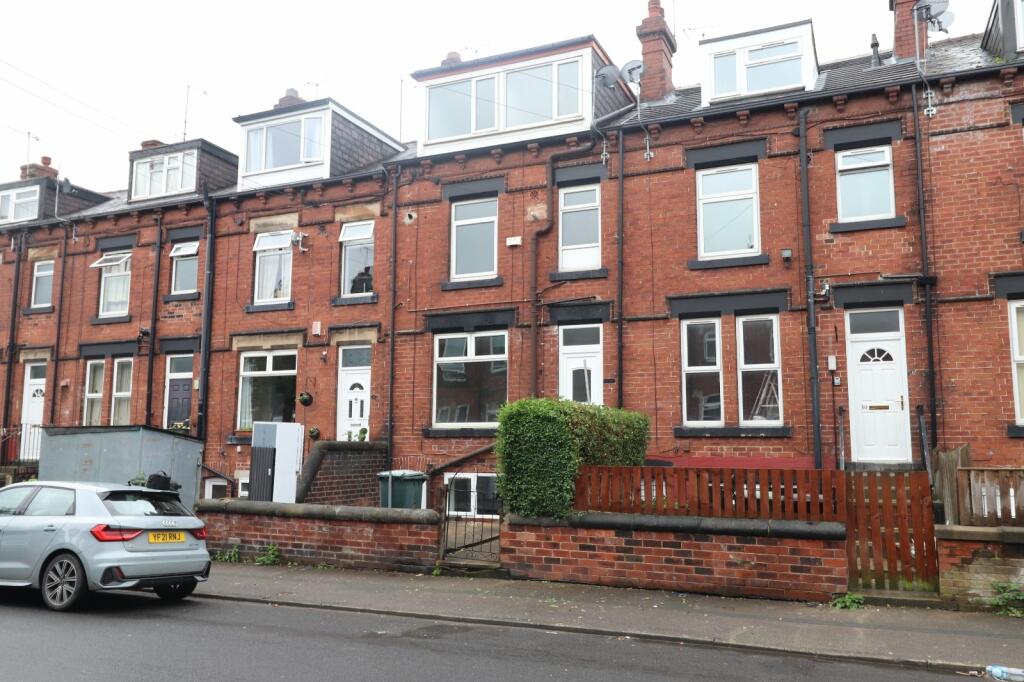 3 bed Mid Terraced House for rent in Leeds. From Linley & Simpson - Pudsey
