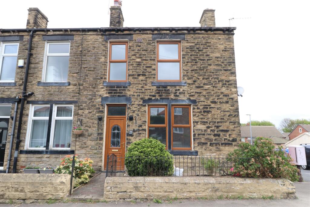 3 bed Detached House for rent in Pudsey. From Linley & Simpson - Pudsey