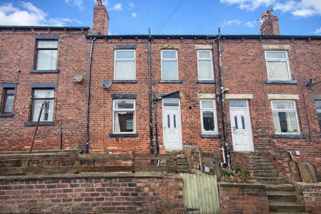 1 bed Mid Terraced House for rent in Troydale. From Linley & Simpson - Pudsey