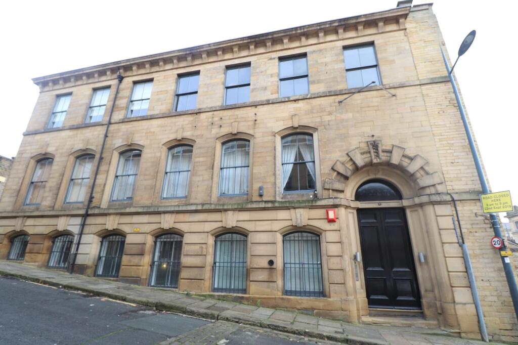 2 bed 1st Floor Flat for rent in Bradford. From Linley & Simpson - Pudsey