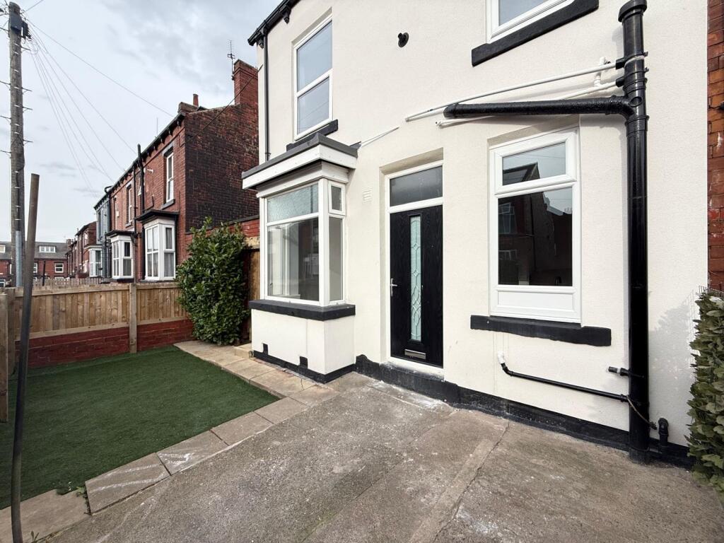 2 bed Mid Terraced House for rent in Leeds. From Linley & Simpson - Pudsey
