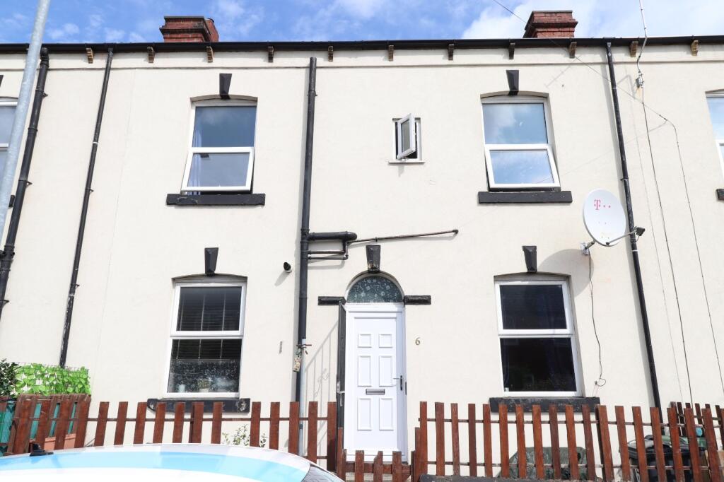 2 bed Mid Terraced House for rent in Troydale. From Linley & Simpson - Pudsey