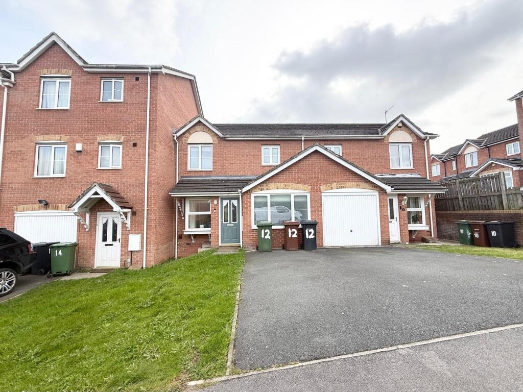 4 bed Mid Terraced House for rent in Troydale. From Linley & Simpson - Pudsey