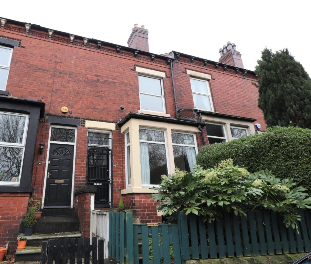 4 bed Mid Terraced House for rent in Leeds. From Linley & Simpson - Pudsey