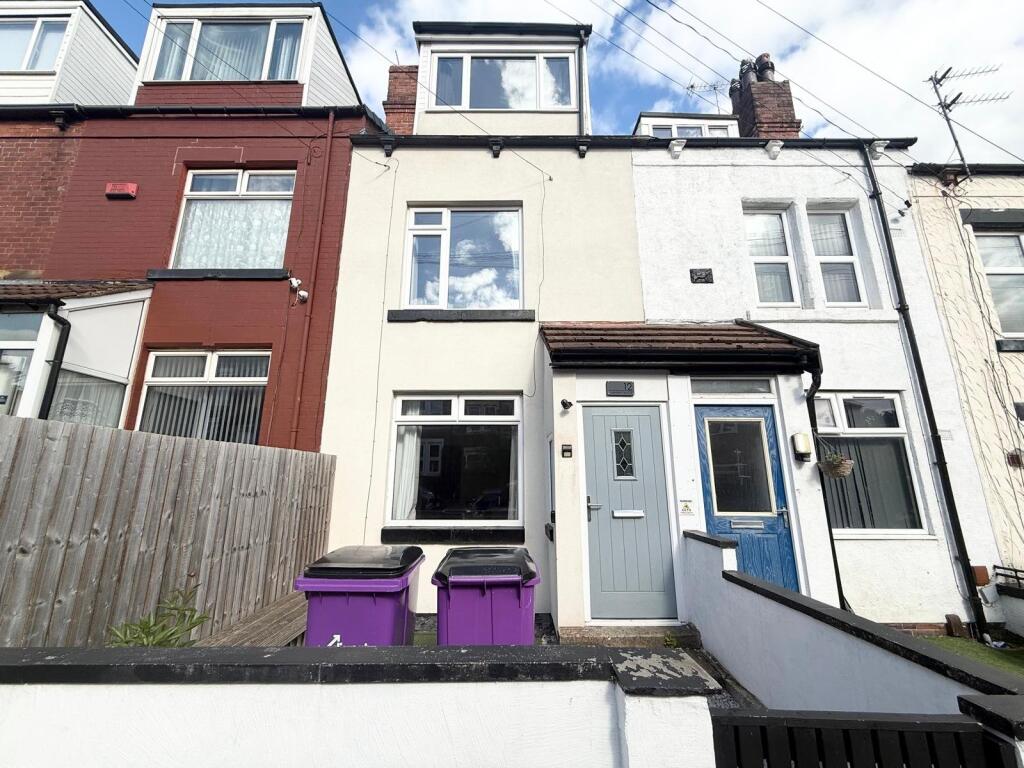 4 bed Mid Terraced House for rent in Troydale. From Linley & Simpson - Pudsey 4 bed Mid Terraced House for rent in Troydale. From Linley & Simpson - Pudsey