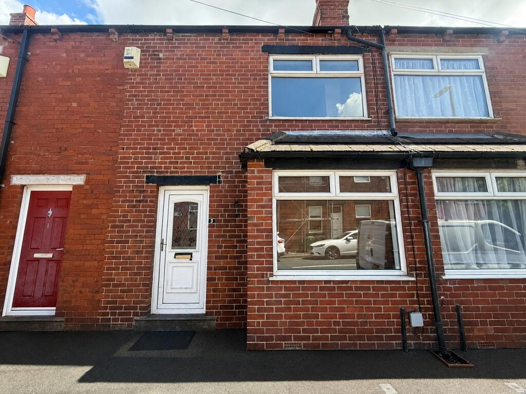 2 bed Mid Terraced House for rent in Troydale. From Linley & Simpson - Pudsey