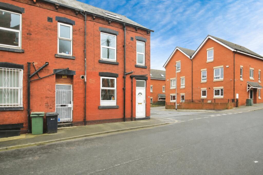 2 bed End of Terrace for rent in Leeds. From Linley & Simpson - Pudsey