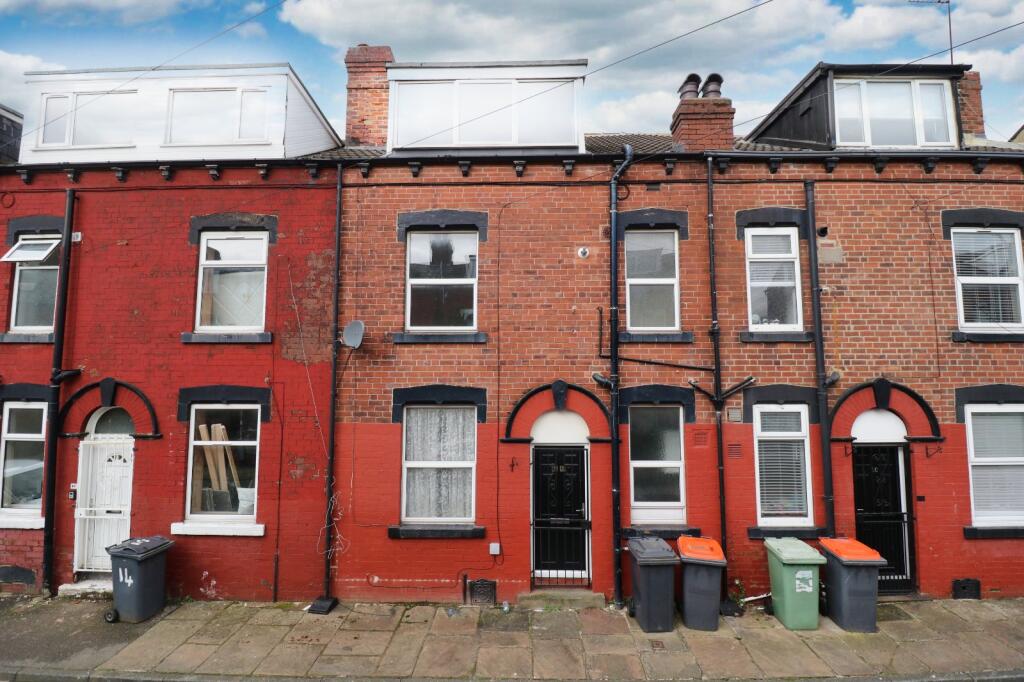 2 bed Mid Terraced House for rent in Troydale. From Linley & Simpson - Pudsey 2 bed Mid Terraced House for rent in Troydale. From Linley & Simpson - Pudsey