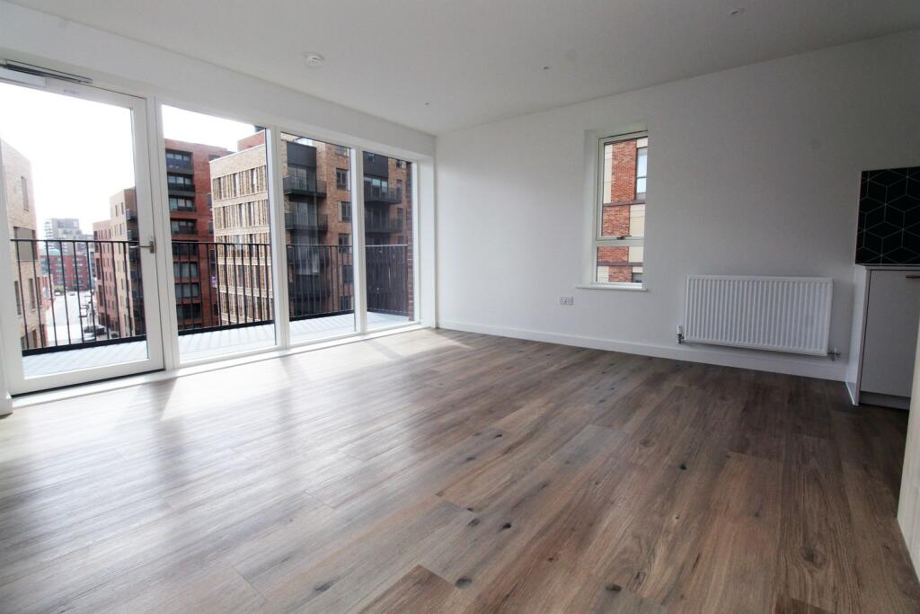 2 bed Apartment for rent in Hornsey. From Lionsgate Property Management