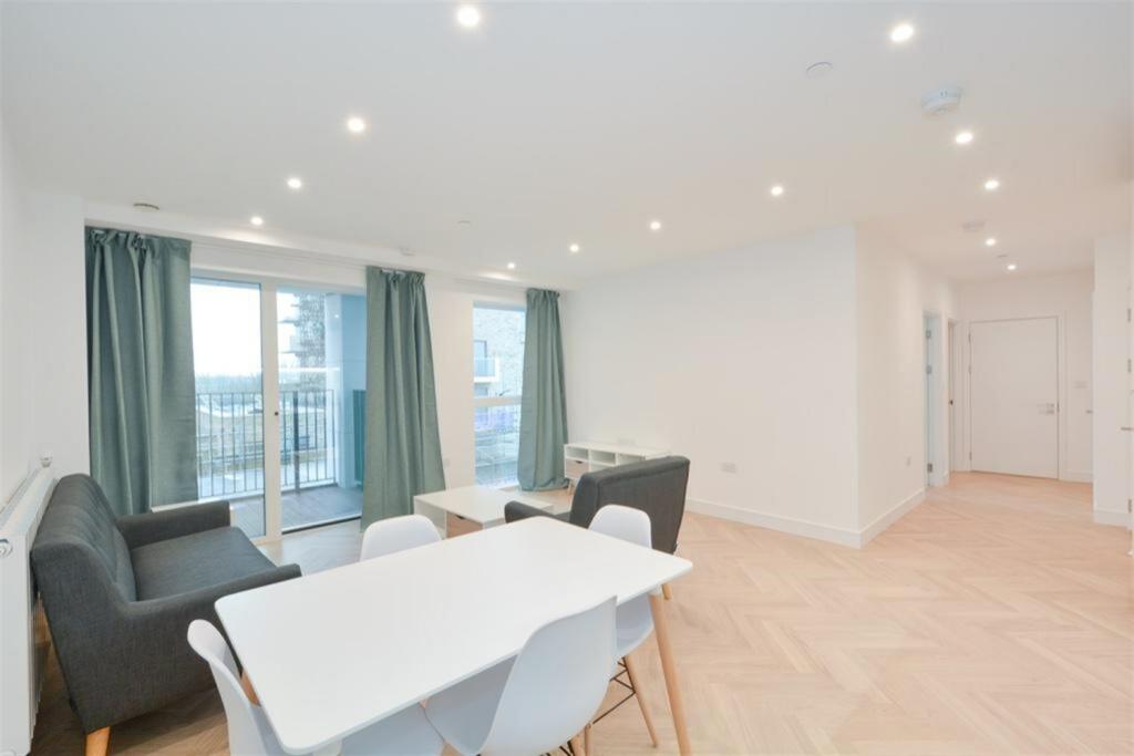 2 bed Apartment for rent in Greenwich. From Lionsgate Property Management
