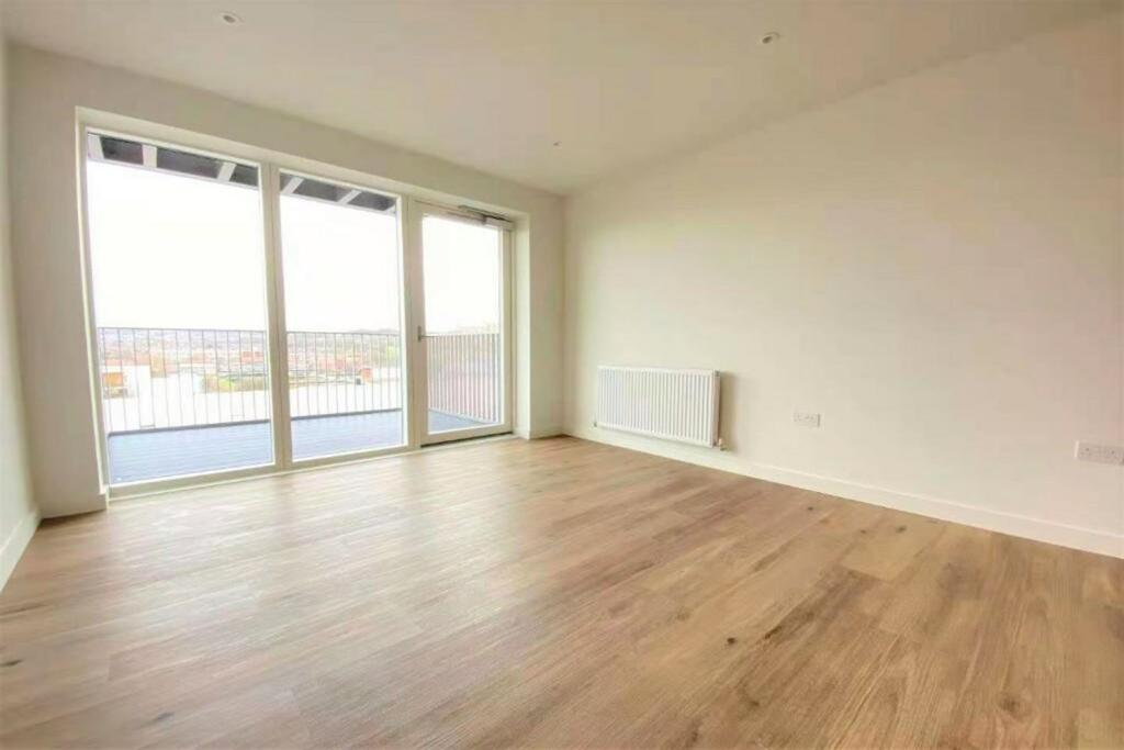 2 bed Apartment for rent in Hornsey. From Lionsgate Property Management