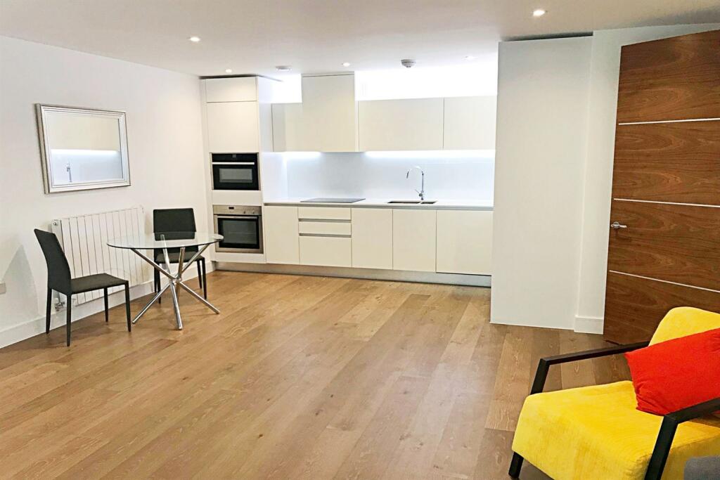 2 bed Apartment for rent in Lewisham. From Lionsgate Property Management