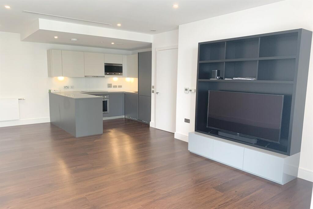 1 bed Apartment for rent in Poplar. From Lionsgate Property Management