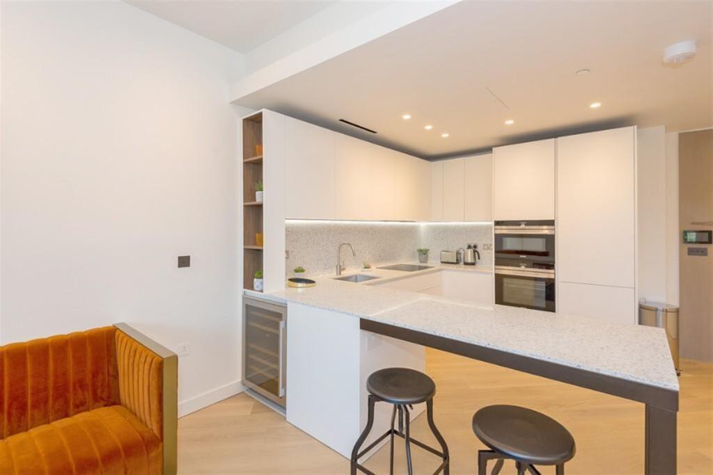 2 bed Apartment for rent in London. From Lionsgate Property Management - London 2 bed Apartment for rent in London. From Lionsgate Property Management - London