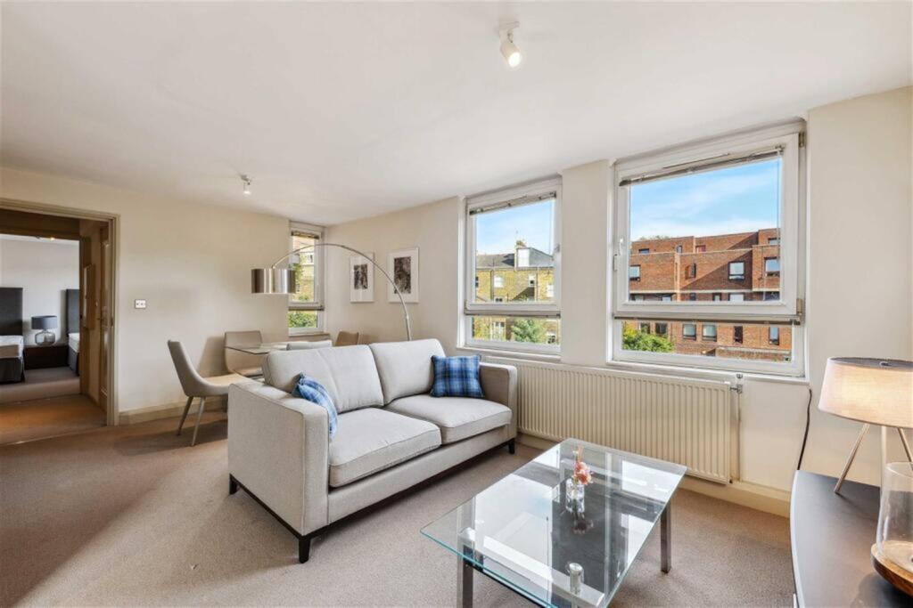 1 bed Apartment for rent in Hammersmith. From Lionsgate Property Management - London