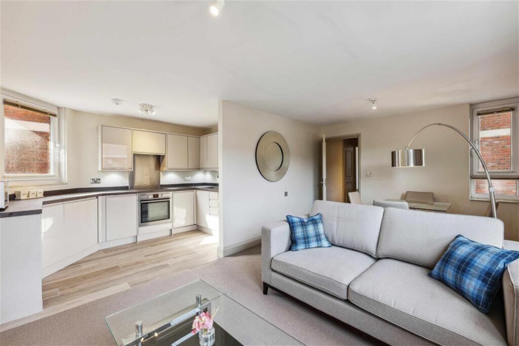 1 bed Apartment for rent in Hammersmith. From Lionsgate Property Management - London