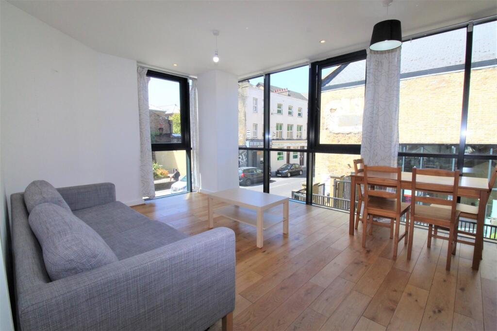 2 bed Apartment for rent in Poplar. From Lionsgate Property Management - London