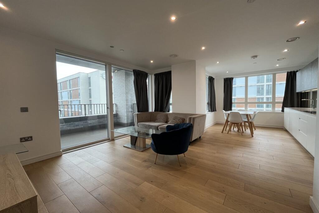 2 bed Apartment for rent in London. From Lionsgate Property Management - London 2 bed Apartment for rent in London. From Lionsgate Property Management - London