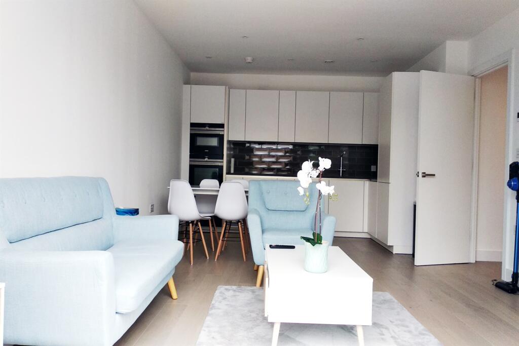 2 bed Apartment for rent in Stepney. From Lionsgate Property Management - London