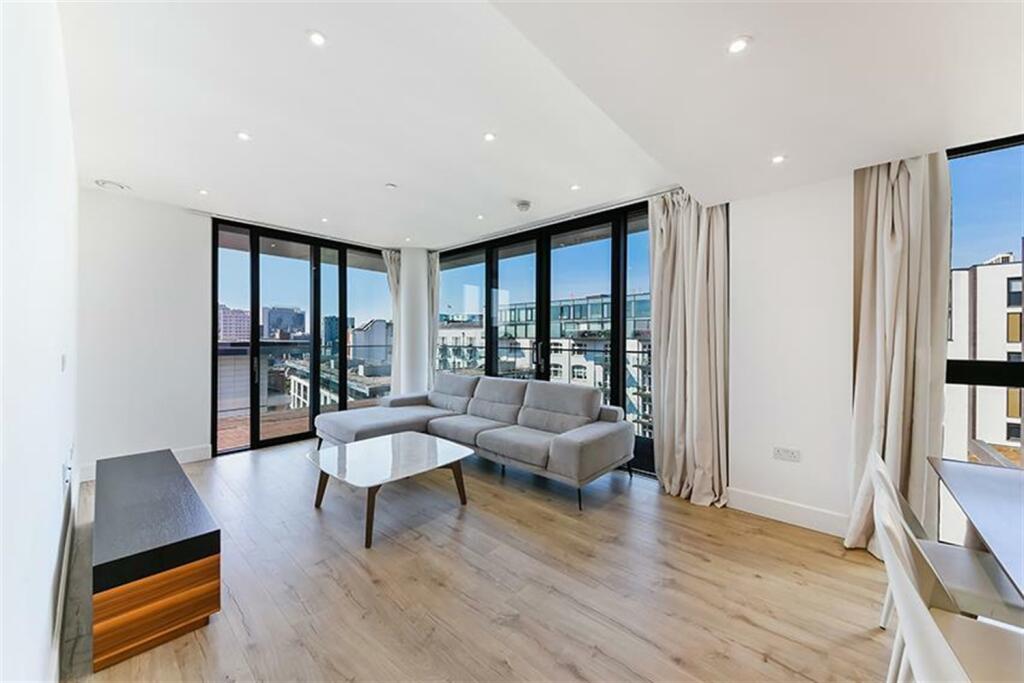 3 bed Apartment for rent in Stepney. From Lionsgate Property Management - London 3 bed Apartment for rent in Stepney. From Lionsgate Property Management - London