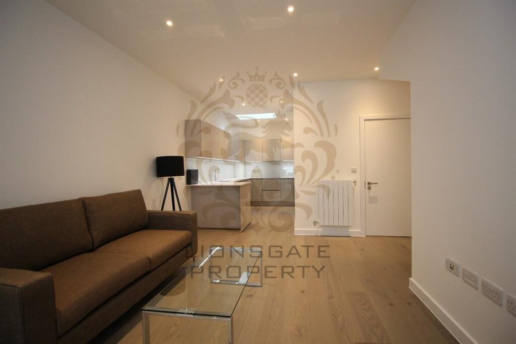 3 bed Apartment for rent in Greenwich. From Lionsgate Property Management - London