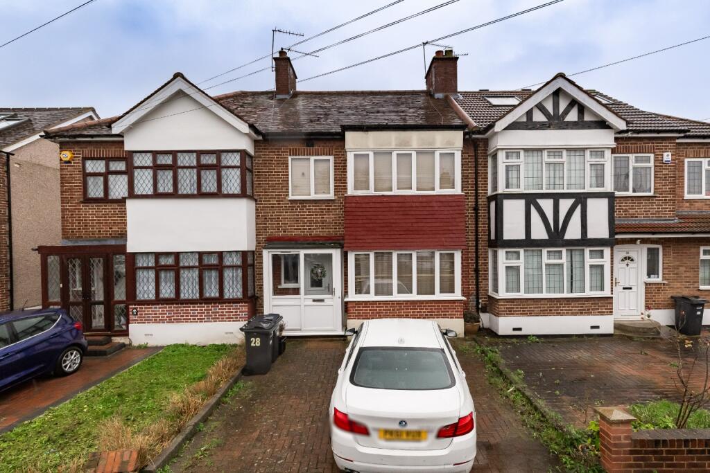 3 bed Mid Terraced House for rent in Woodford. From Lloyds Residential - Woodford Green