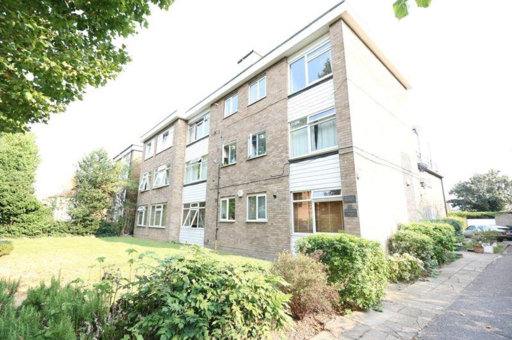 1 bed Apartment for rent in Chingford. From Lloyds Residential - Woodford Green