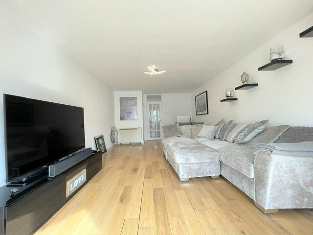 2 bed Apartment for rent in Chingford. From Lloyds Residential - Woodford Green