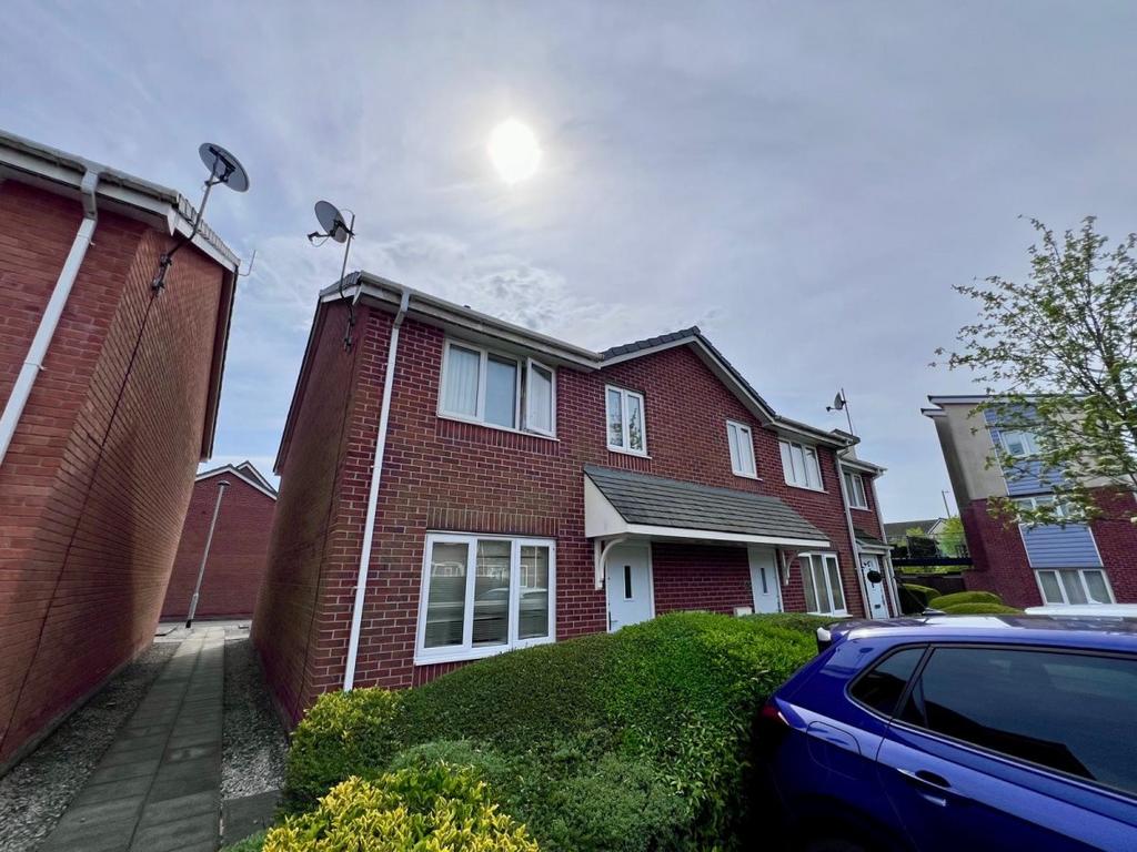 2 bed Semi-Detached House for rent in Chorley. From Lobster Lettings - Wigan & Warrington