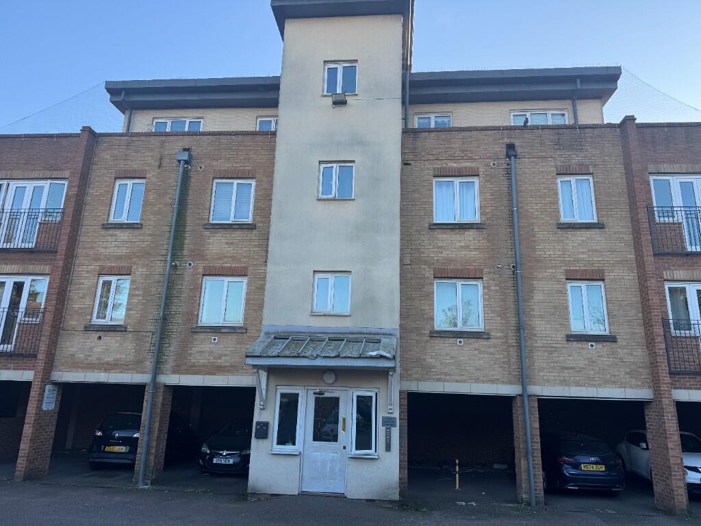 2 bed 1st Floor Flat for rent in Rainham. From London & Essex Estates - Ilford 2 bed 1st Floor Flat for rent in Rainham. From London & Essex Estates - Ilford