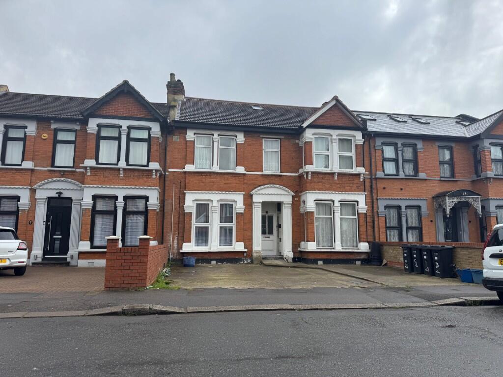 1 bed 1st Floor Flat for rent in Ilford. From London & Essex Estates - Ilford 1 bed 1st Floor Flat for rent in Ilford. From London & Essex Estates - Ilford