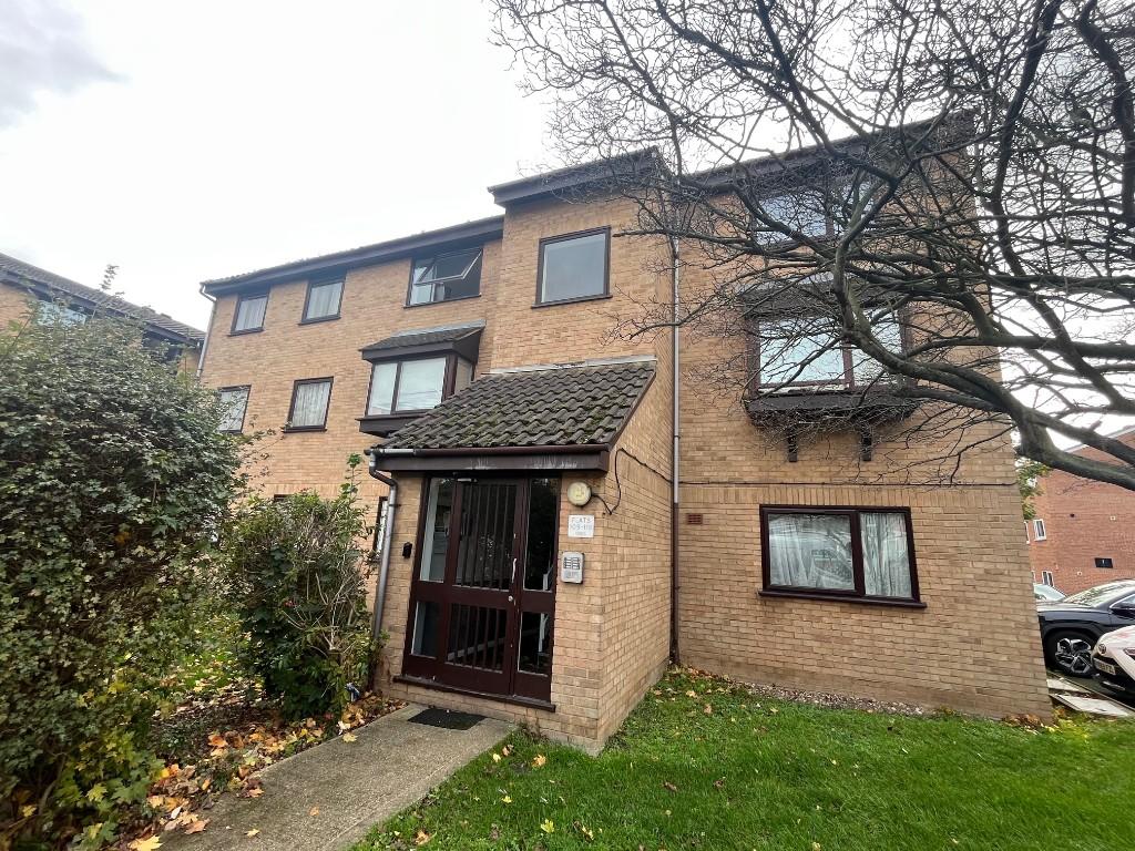 1 bed 1st Floor Flat for rent in Ilford. From London & Essex Estates - Ilford