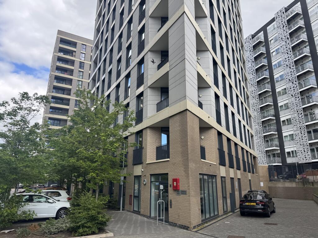 1 bed Apartment for rent in Ilford. From London & Essex Estates - Ilford