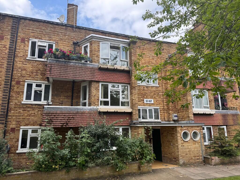2 bed House (unspecified) for rent in Woodford. From London & Essex Estates - Ilford 2 bed House (unspecified) for rent in Woodford. From London & Essex Estates - Ilford