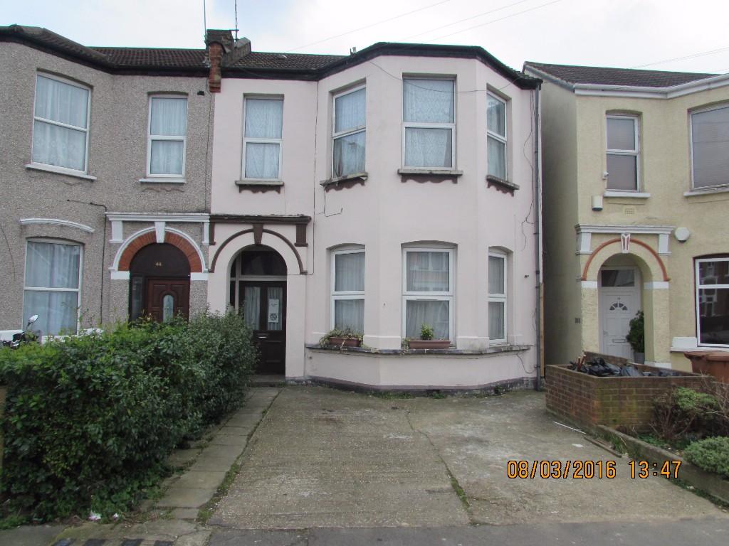 1 bed 1st Floor Flat for rent in Ilford. From London & Essex Estates - Ilford