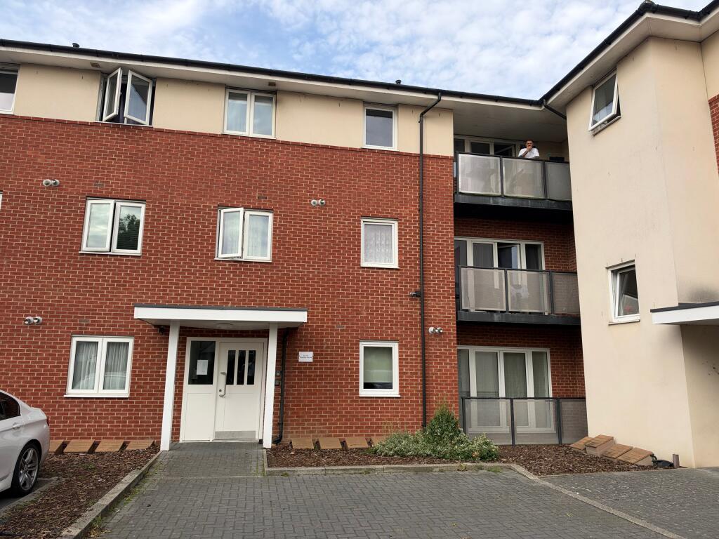 2 bed House (unspecified) for rent in Ilford. From London & Essex Estates - Ilford