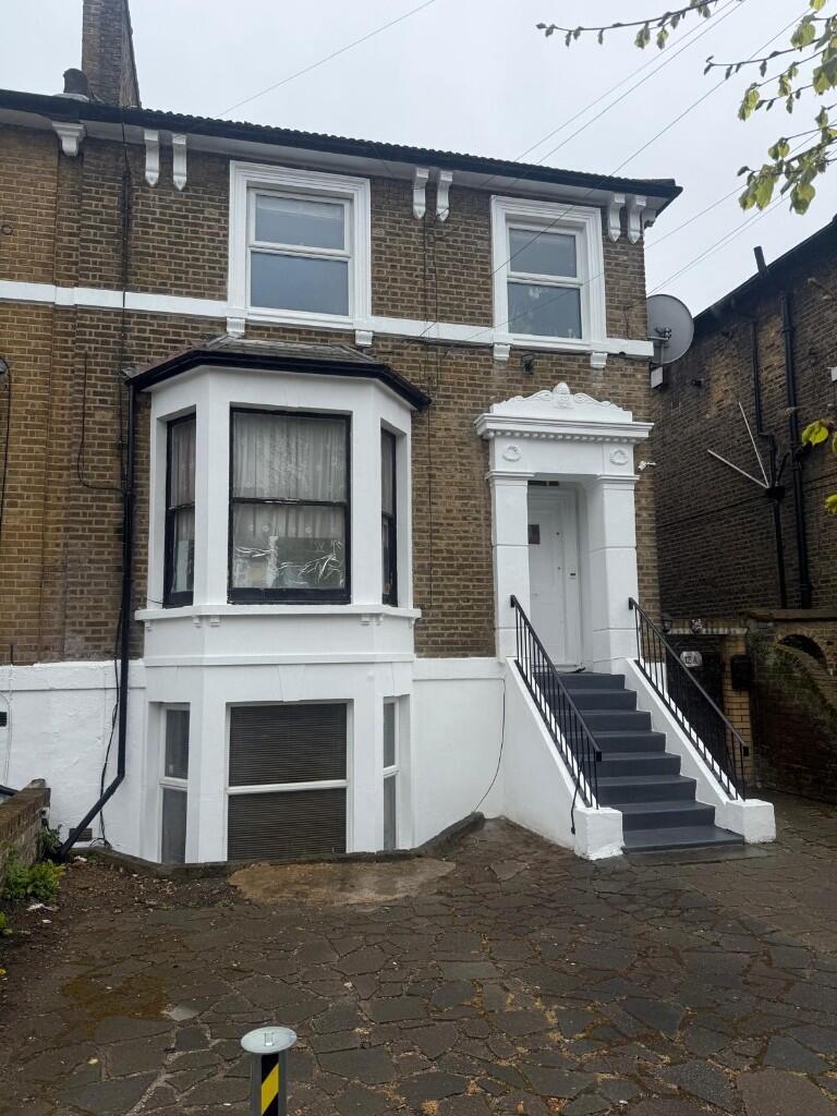 1 bed House (unspecified) for rent in Ilford. From London & Essex Estates - Ilford