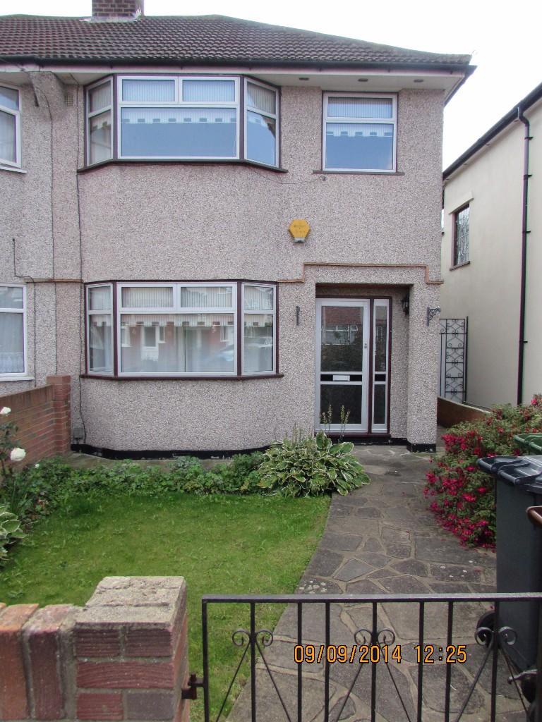 4 bed Semi Detached for rent in Dagenham. From London & Essex Estates - Ilford