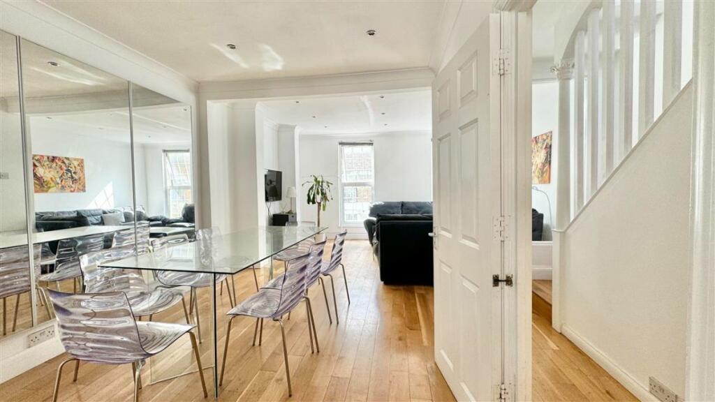4 bed Apartment for rent in London. From LONDON HABITAT