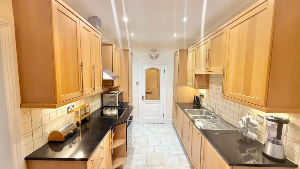 2 bed Apartment for rent in Paddington. From LONDON HABITAT