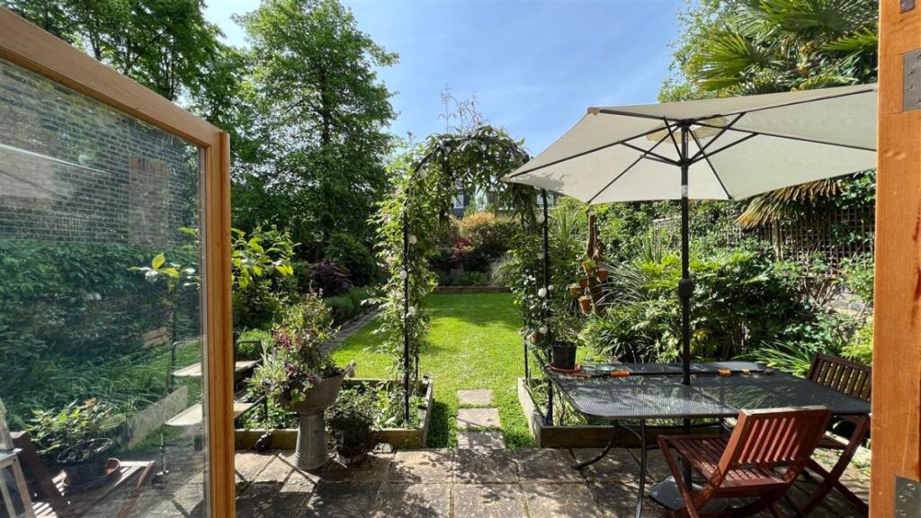 3 bed Apartment for rent in London. From LONDON HABITAT 3 bed Apartment for rent in London. From LONDON HABITAT