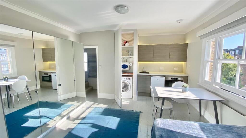 4 bed Studio for rent in Hampstead. From LONDON HABITAT