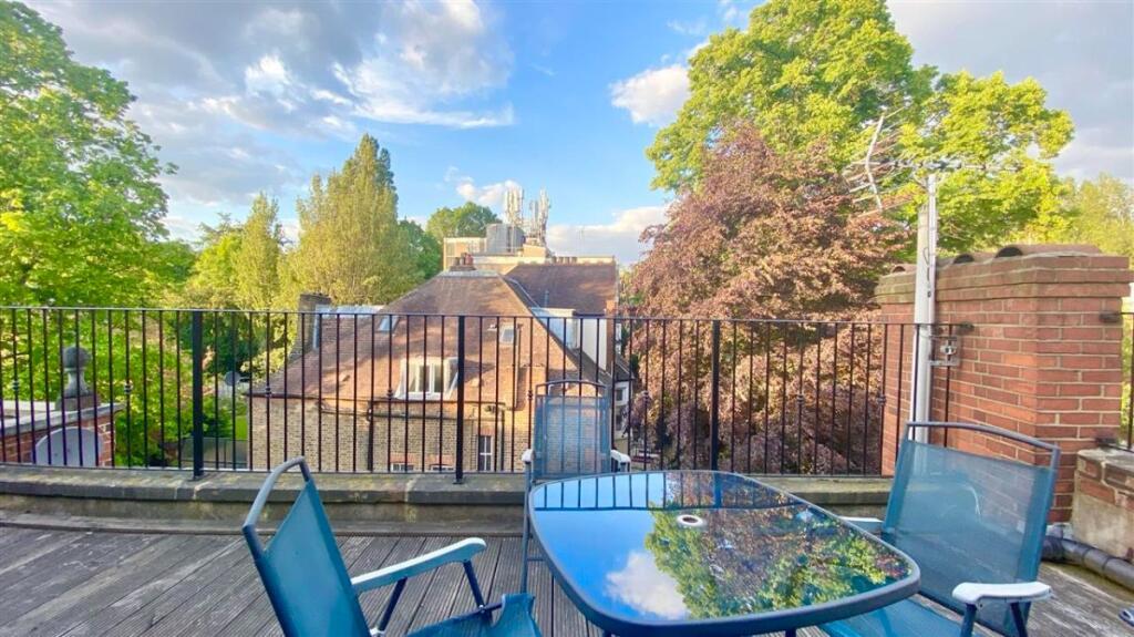 4 bed Apartment for rent in London. From LONDON HABITAT