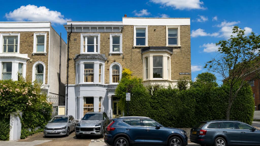 3 bed Apartment for rent in Hammersmith. From LONDON HABITAT 3 bed Apartment for rent in Hammersmith. From LONDON HABITAT